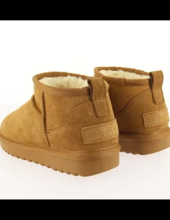 colors of california short winter boot in suede